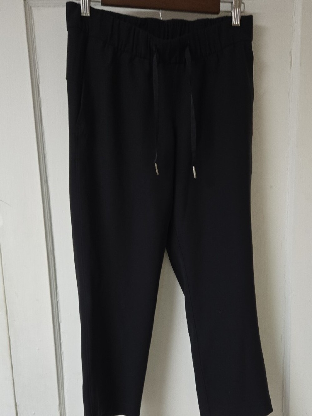 Lululemon On The Fly Woven Pants Size 6 Black